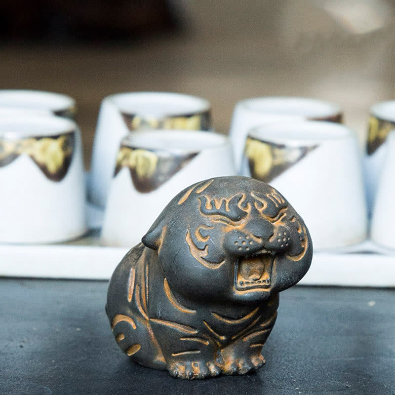 Nimara Ritual Mini Cute Tiger Iron Powder Rust Cast Resin Statue Home Decoration