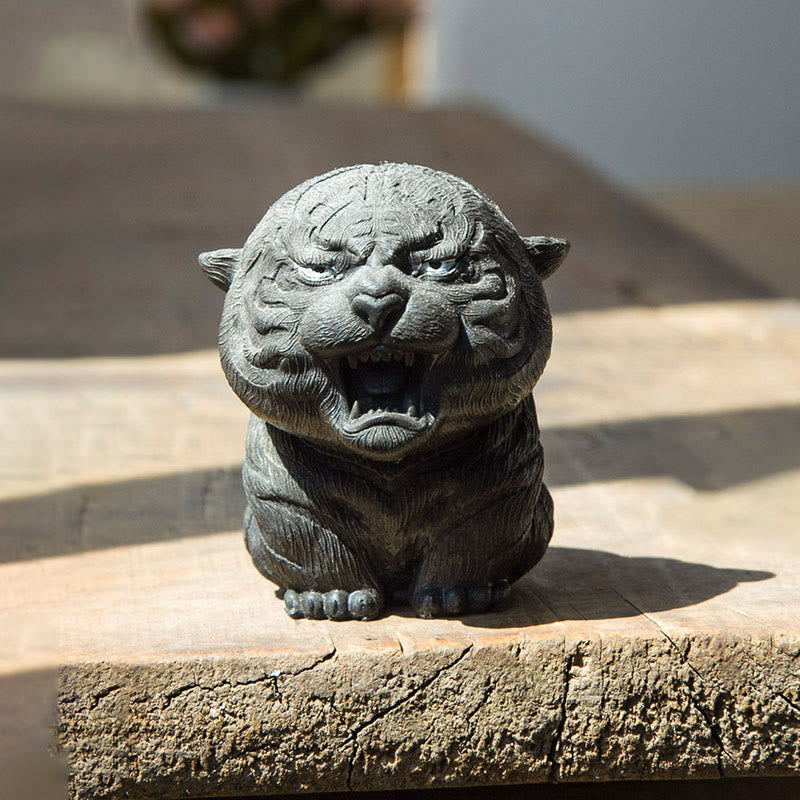 Nimara Ritual Handmade Mini Roaring Tiger Iron Powder Rust Cast Resin Statue Home Decoration