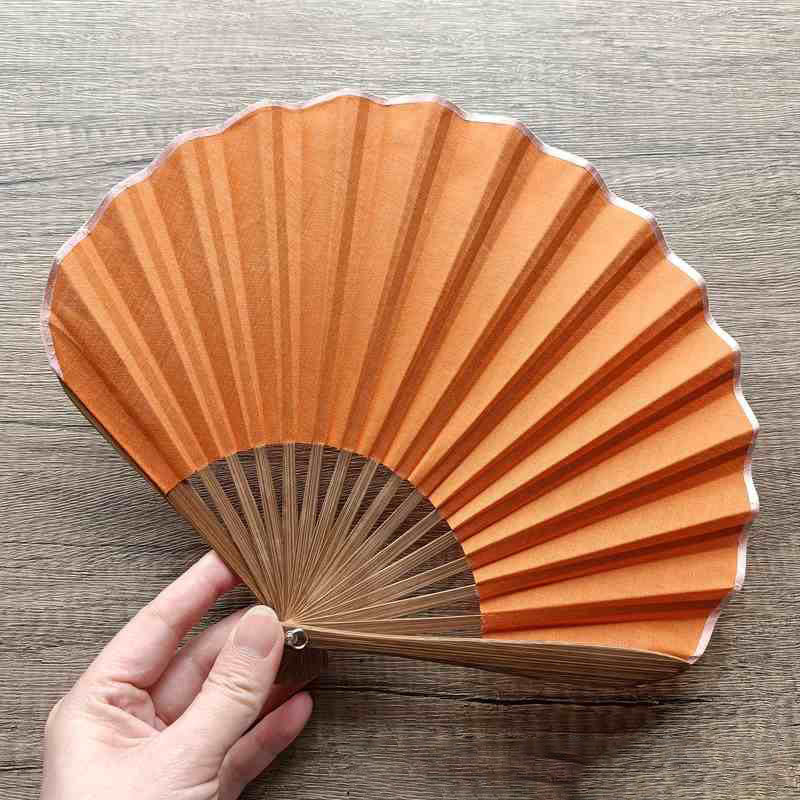 Nimara Ritual Retro Solid Color Shell Shape Handheld Bamboo Folding Fan