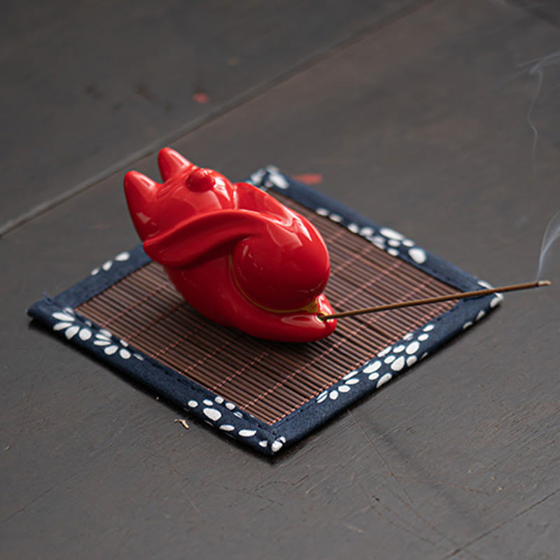 Nimara Ritual Flying Rabbit Bamboo Mat Healing Ceramic Incense Burner Desk Decoration