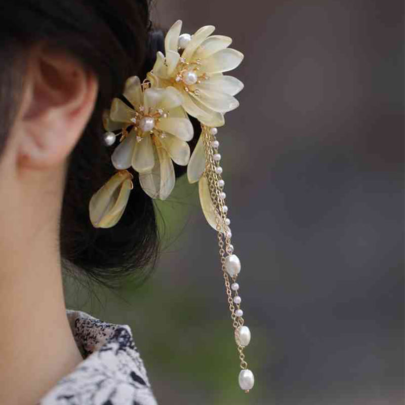 Nimara Ritual Classical Magnolia Tassel Side Hair Clip