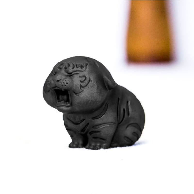 Nimara Ritual Mini Cute Tiger Iron Powder Rust Cast Resin Statue Home Decoration