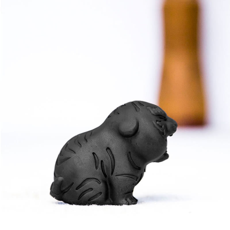 Nimara Ritual Mini Cute Tiger Iron Powder Rust Cast Resin Statue Home Decoration