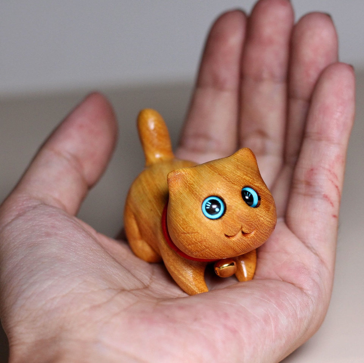 Nimara Ritual Mini Sandalwood Carved Lucky Confident Cat Healing Decoration