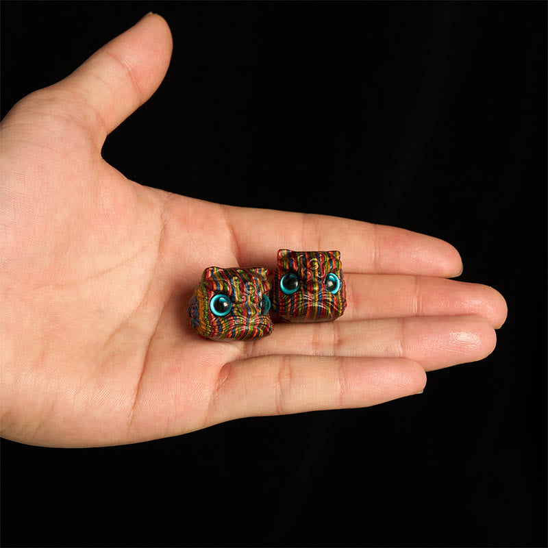 Nimara Ritual 2Pcs Mini Rainbow Eucalyptus Dancing Lion Carved Balance Decoration