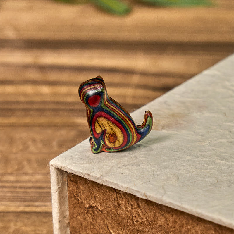Nimara Ritual 2Pcs Mini Rainbow Eucalyptus Sitting Cat Carved Reduce Stress Decoration