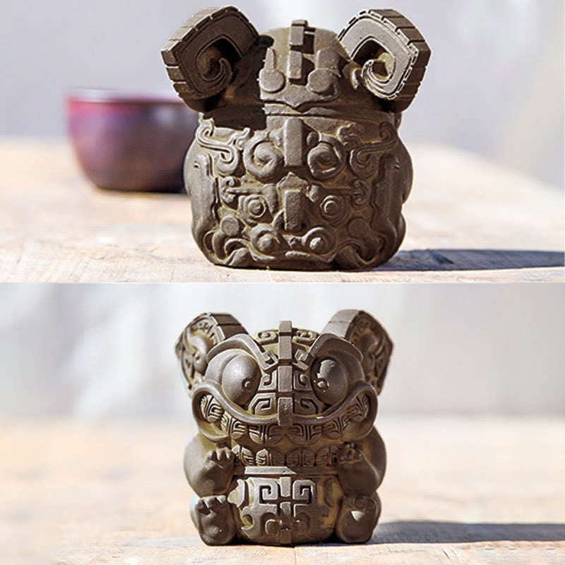 Nimara Ritual Handmade Gold Swallowing Beast Iron Powder Rust Cast Resin Statue Home Decoration