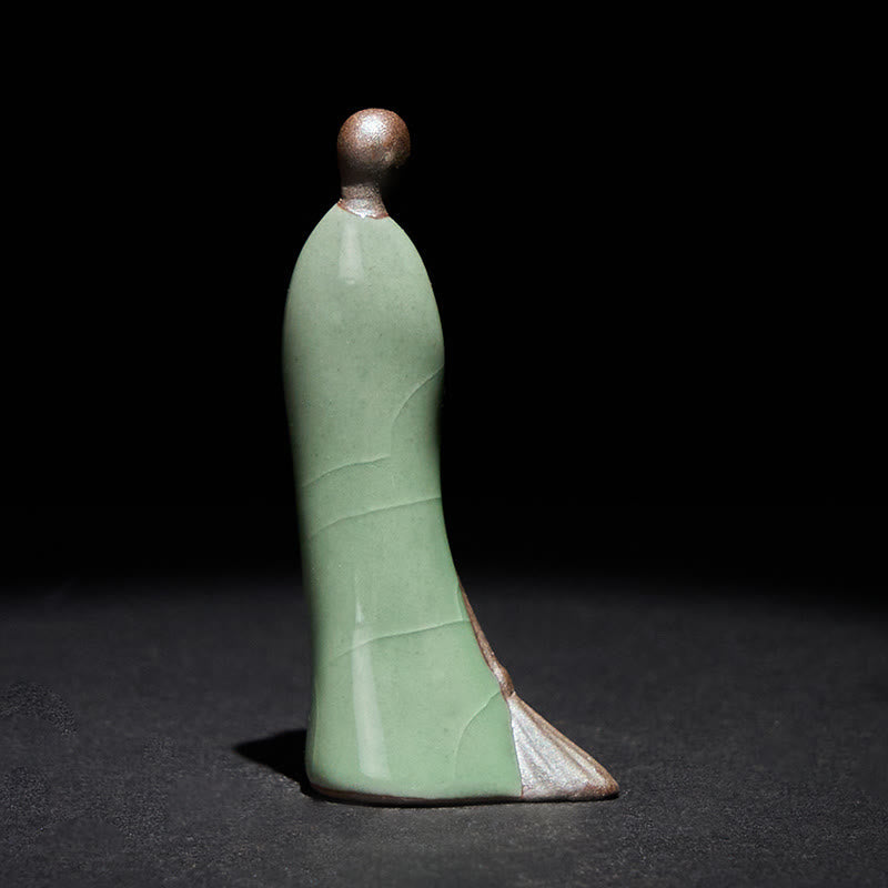 Nimara Ritual Small Formless Buddha Sweeping Monk Ceramic Statue Home Decoration 3.5*1.5*7cm
