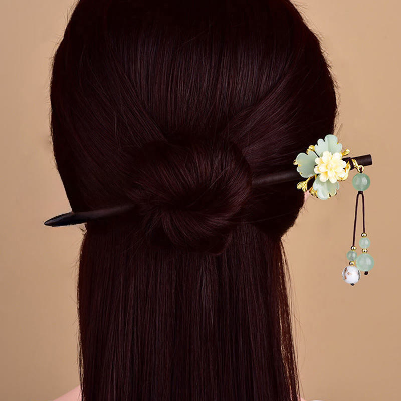 Nimara Ritual Green Yellow White Flower Liuli Glass Wood Hairpin