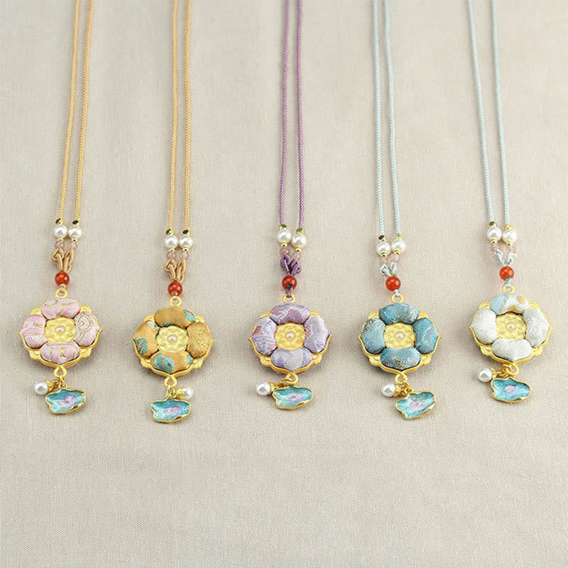 Nimara Ritual Song Brocade Four-Leaf Clover Luck Necklace