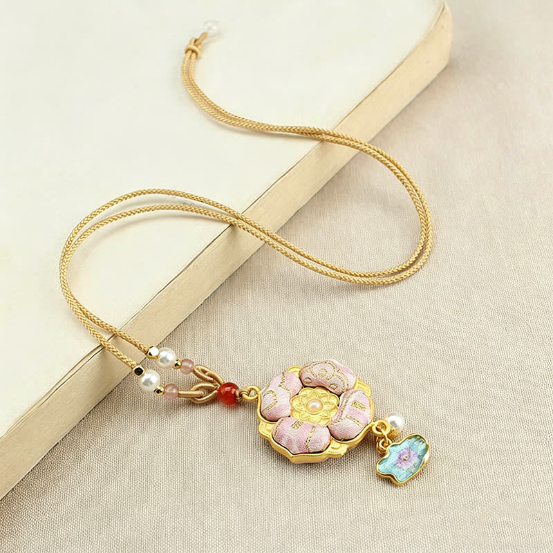 Nimara Ritual Song Brocade Four-Leaf Clover Luck Necklace