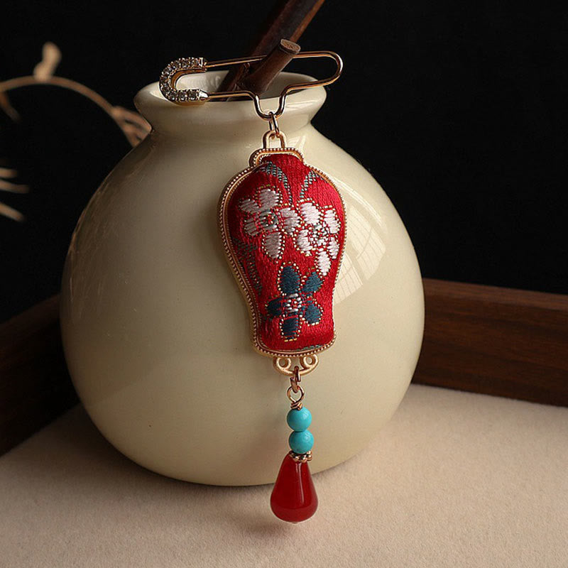 Nimara Ritual Song Brocade Vase Design Elegant Brooch