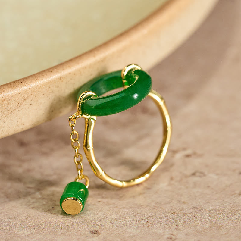 Nimara Ritual Green Chalcedony Peace Buckle Pattern Strength Ring