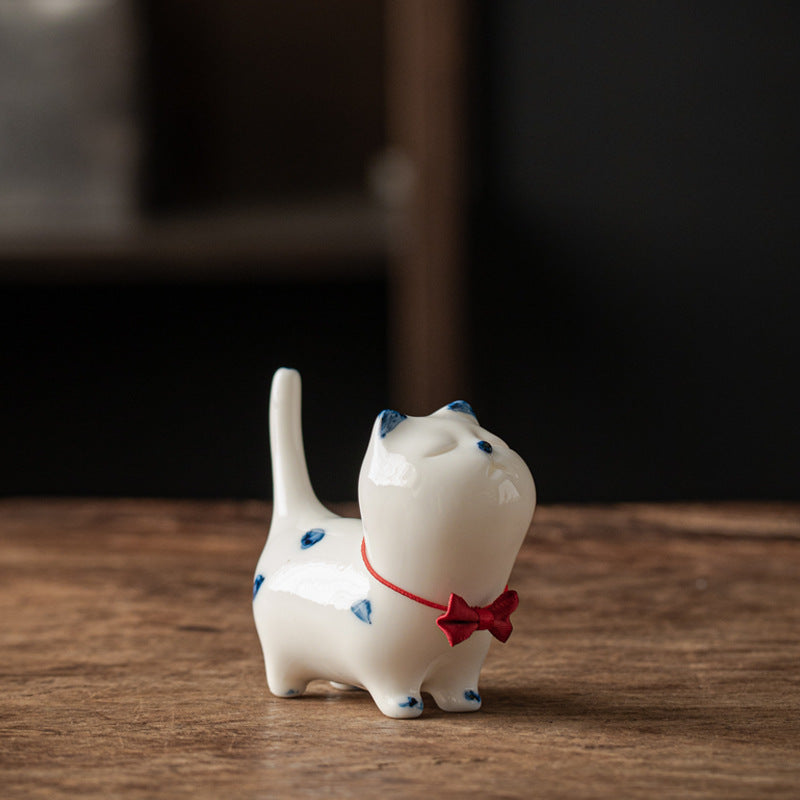 Nimara Ritual Mini Lucky White Cat Kitten Tea Pet Ceramic Home Desk Figurine Decoration