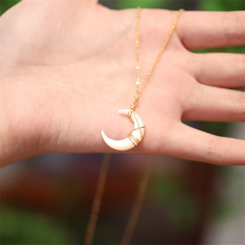 Nimara Ritual Natural Tridacna Stone Crescent Moon Blessing Necklace Pendant