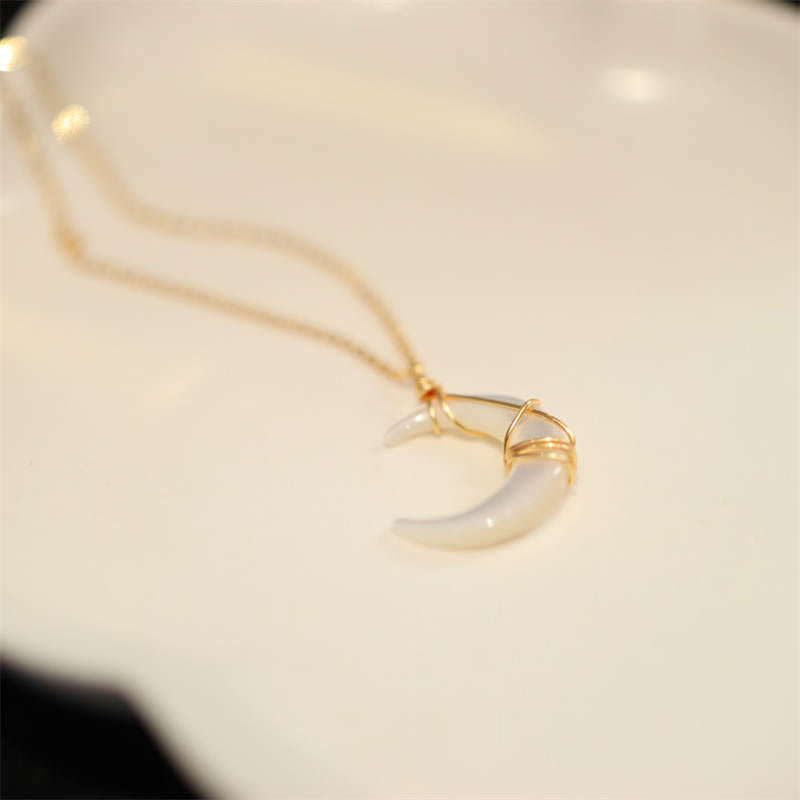 Nimara Ritual Natural Tridacna Stone Crescent Moon Blessing Necklace Pendant