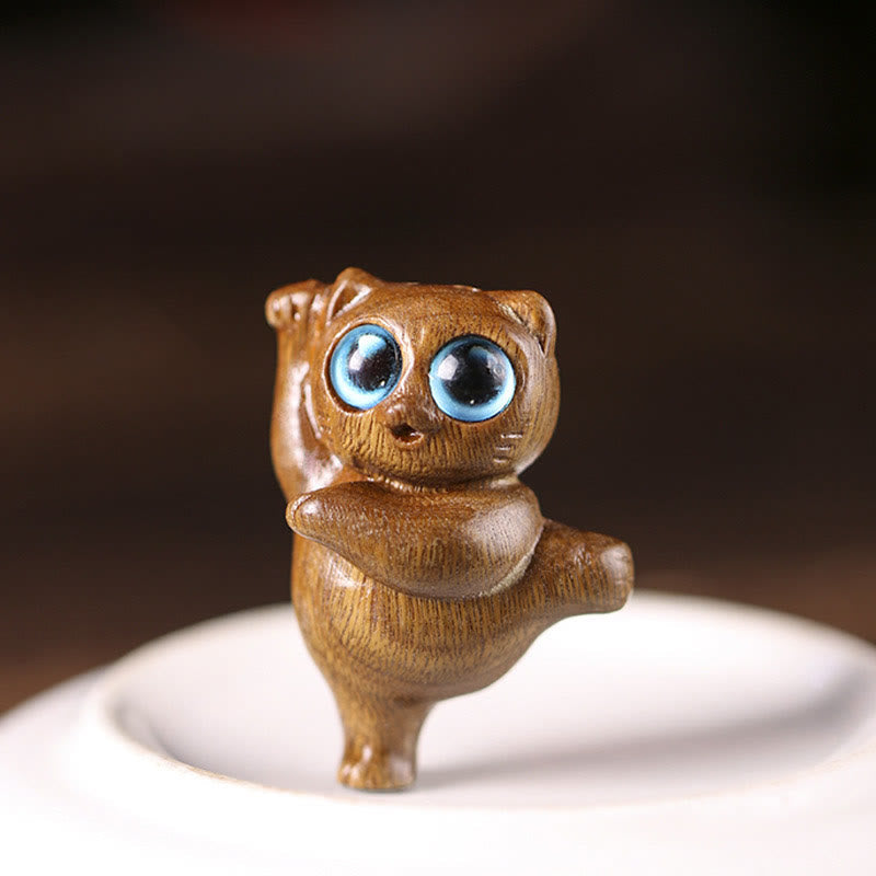 Nimara Ritual Mini Green Sandalwood Dancing Cat Engraved Positive Desk Decorations