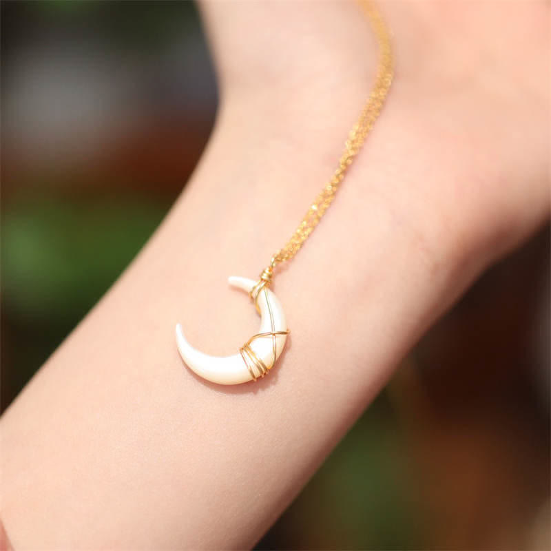 Nimara Ritual Natural Tridacna Stone Crescent Moon Blessing Necklace Pendant