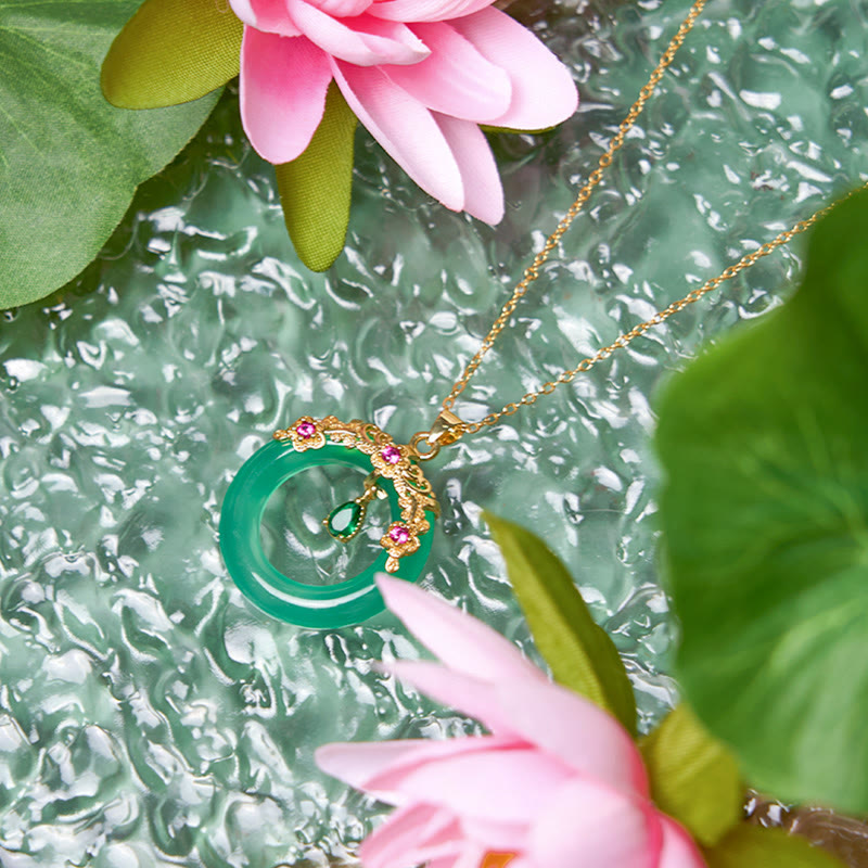 Nimara Ritual Green Chalcedony Peace Buckle Design Strength Necklace Pendant