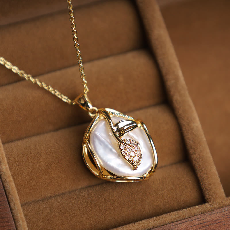 Nimara Ritual 18K Gold Plated Copper Natural Baroque Pearl Flower Sincerity Necklace Pendant