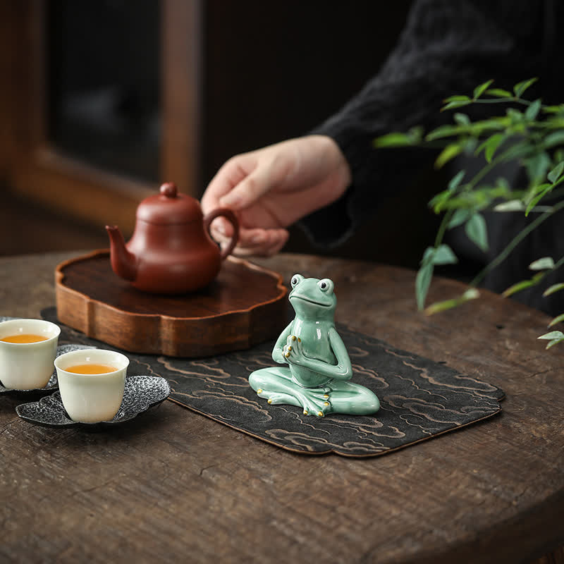Nimara Ritual Meditating Ceramic Zen Frog Statue Decoration
