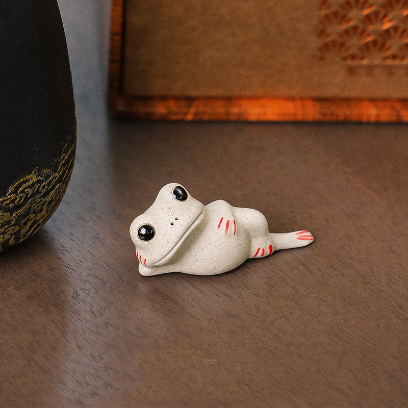 Nimara Ritual Mini Small Praying Frog Ceramic Wealth Prosperity Home Tea Pet Figurine Decoration
