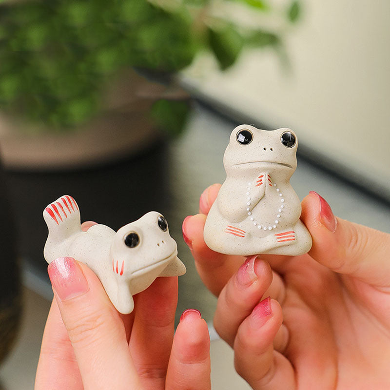 Nimara Ritual Mini Small Praying Frog Ceramic Wealth Prosperity Home Tea Pet Figurine Decoration