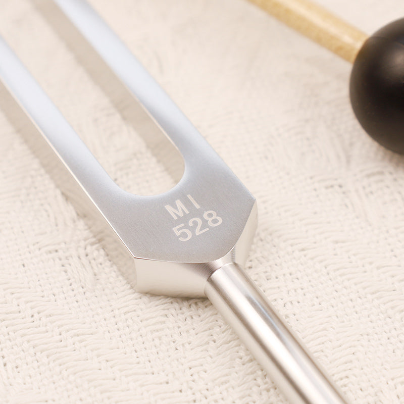 Nimara Ritual Tuning Fork 528HZ Aluminum Alloy for Chakra and Sound Therapy Ornament Decoration With a Mallet