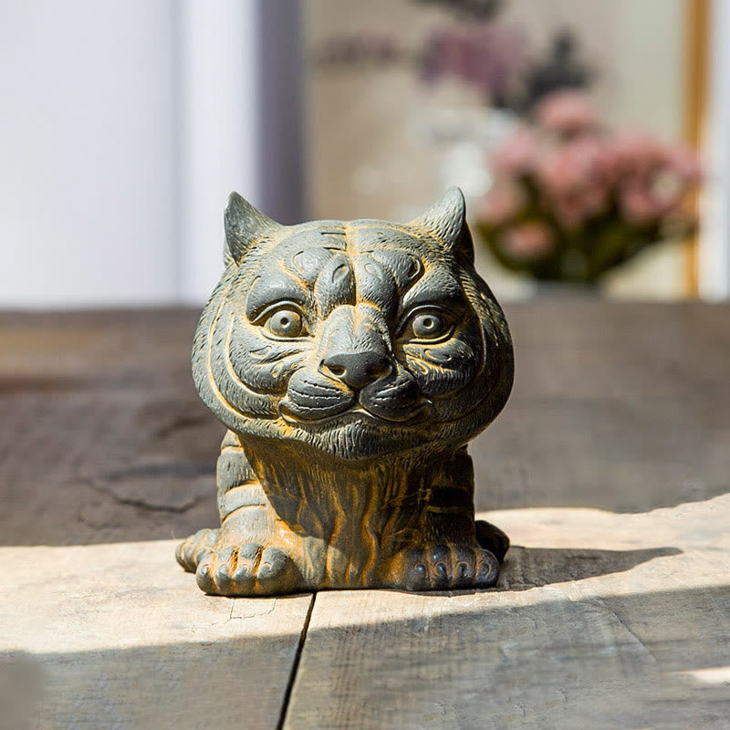 Nimara Ritual Handmade Small Lovely Tiger Iron Powder Rust Cast Resin Statue Home Decoration