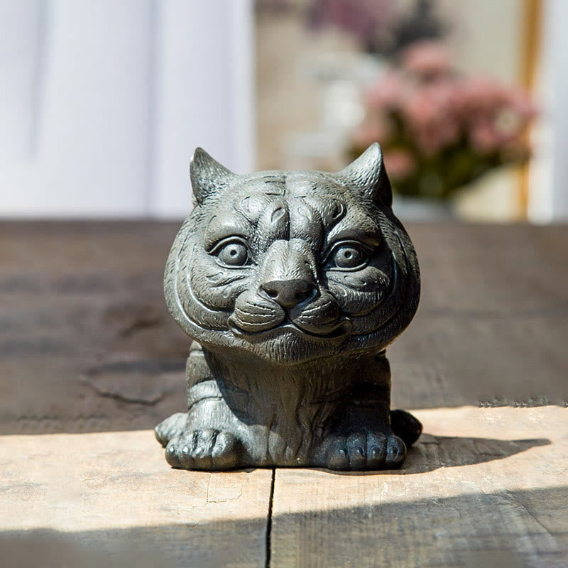 Nimara Ritual Handmade Small Lovely Tiger Iron Powder Rust Cast Resin Statue Home Decoration