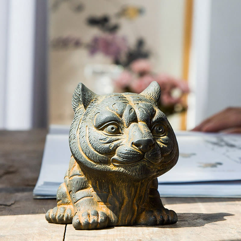 Nimara Ritual Handmade Small Lovely Tiger Iron Powder Rust Cast Resin Statue Home Decoration