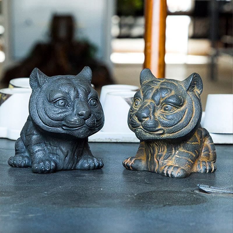 Nimara Ritual Handmade Small Lovely Tiger Iron Powder Rust Cast Resin Statue Home Decoration