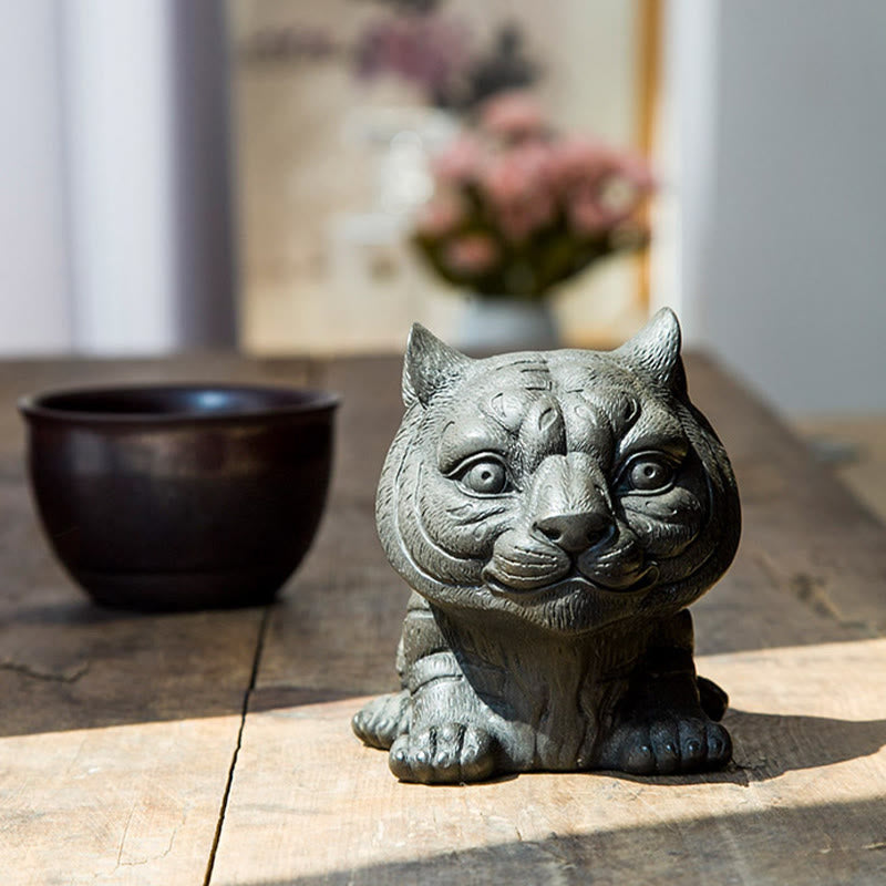 Nimara Ritual Handmade Small Lovely Tiger Iron Powder Rust Cast Resin Statue Home Decoration