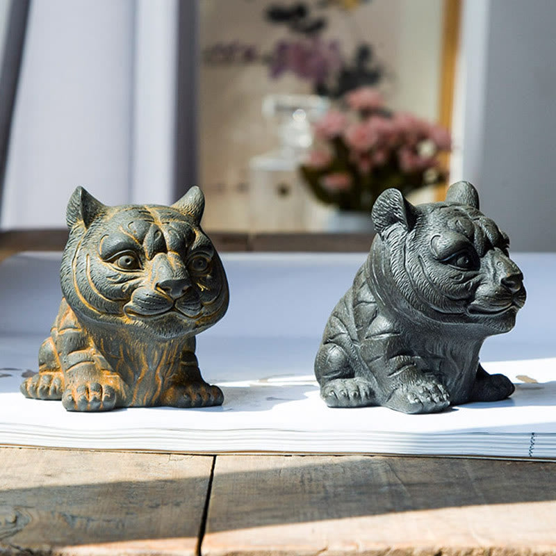 Nimara Ritual Handmade Small Lovely Tiger Iron Powder Rust Cast Resin Statue Home Decoration