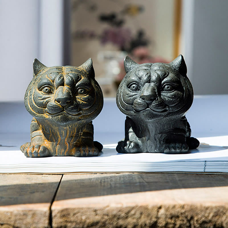 Nimara Ritual Handmade Small Lovely Tiger Iron Powder Rust Cast Resin Statue Home Decoration