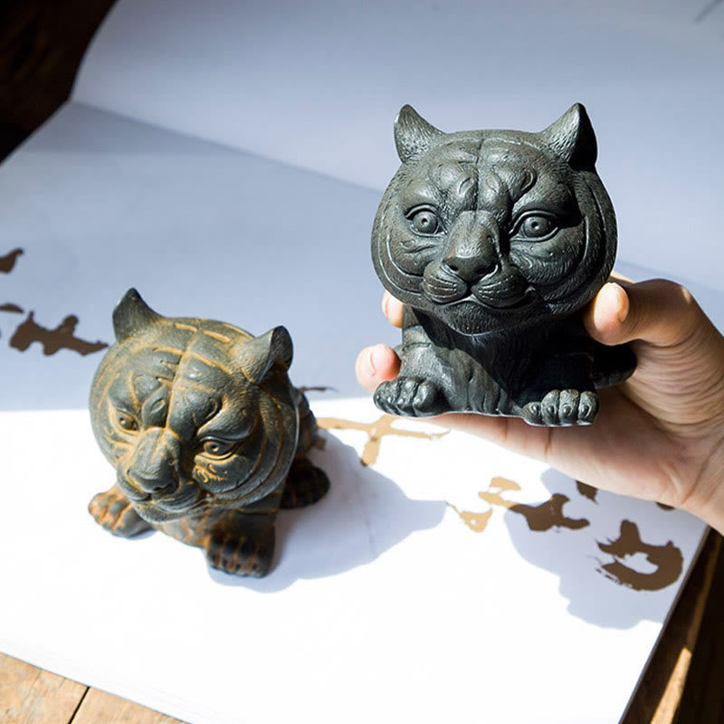 Nimara Ritual Handmade Small Lovely Tiger Iron Powder Rust Cast Resin Statue Home Decoration