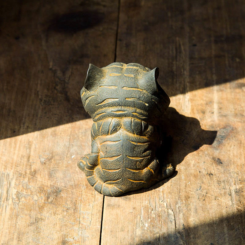 Nimara Ritual Handmade Small Lovely Tiger Iron Powder Rust Cast Resin Statue Home Decoration