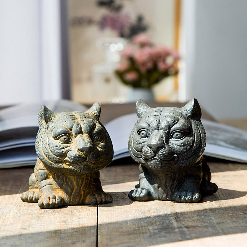 Nimara Ritual Handmade Small Lovely Tiger Iron Powder Rust Cast Resin Statue Home Decoration