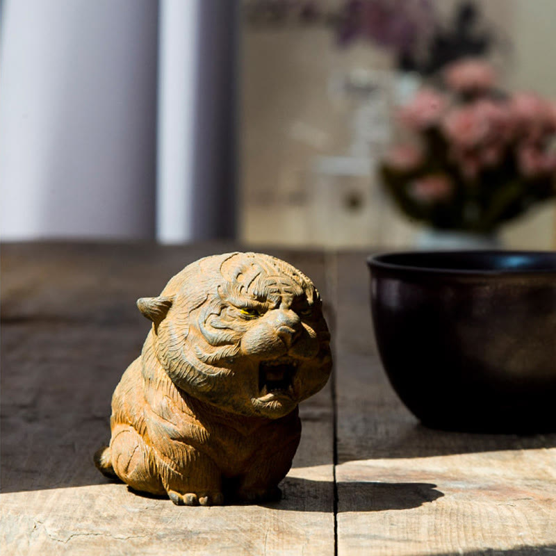 Nimara Ritual Handmade Mini Roaring Tiger Iron Powder Rust Cast Resin Statue Home Decoration