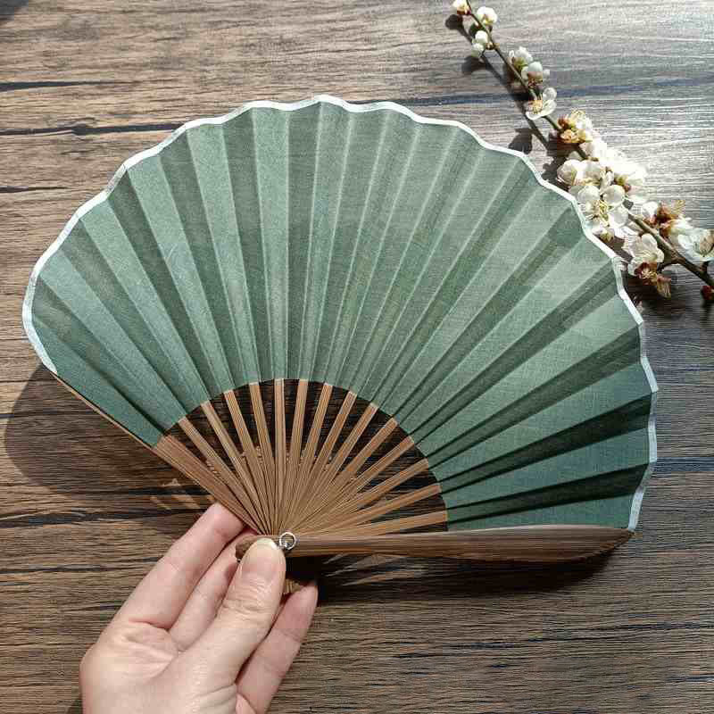 Nimara Ritual Retro Solid Color Shell Shape Handheld Bamboo Folding Fan