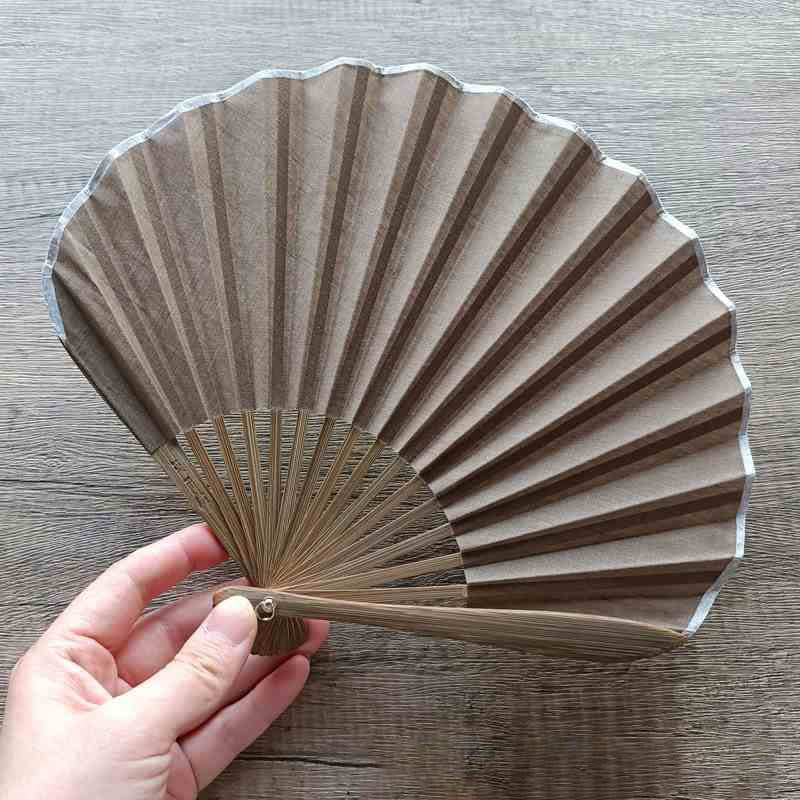 Nimara Ritual Retro Solid Color Shell Shape Handheld Bamboo Folding Fan