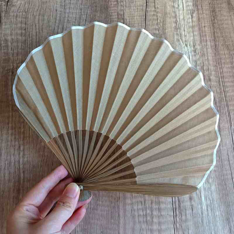 Nimara Ritual Retro Solid Color Shell Shape Handheld Bamboo Folding Fan