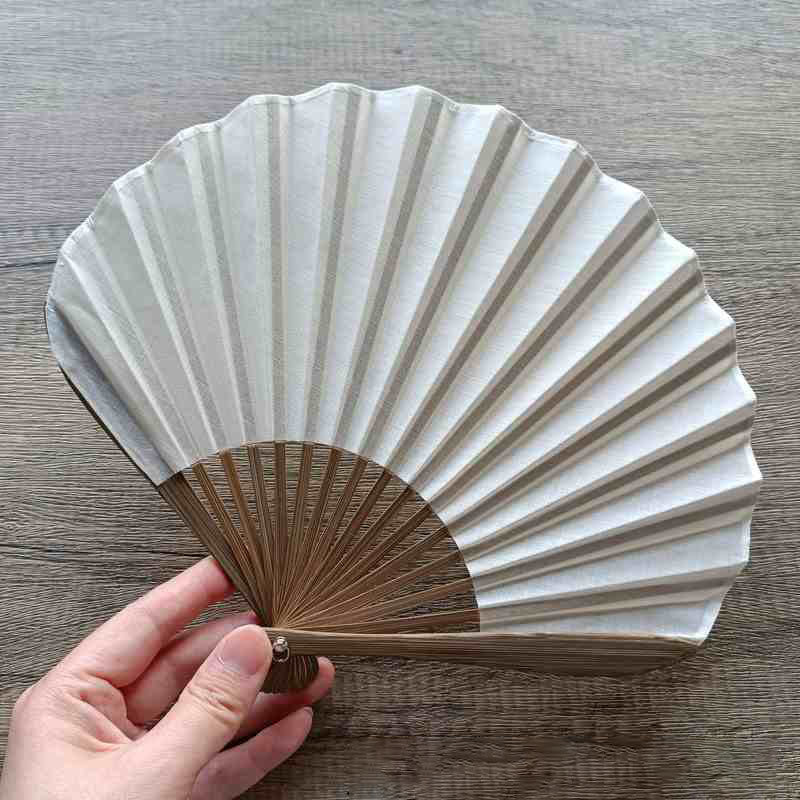 Nimara Ritual Retro Solid Color Shell Shape Handheld Bamboo Folding Fan