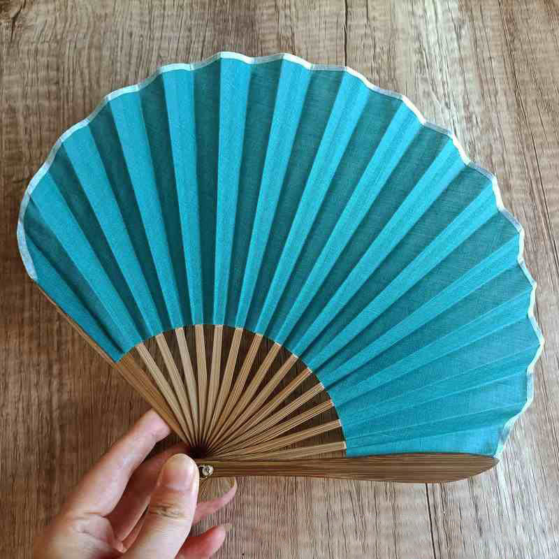 Nimara Ritual Retro Solid Color Shell Shape Handheld Bamboo Folding Fan