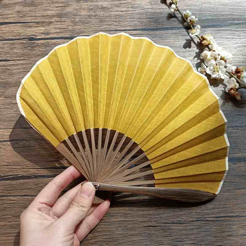 Nimara Ritual Retro Solid Color Shell Shape Handheld Bamboo Folding Fan
