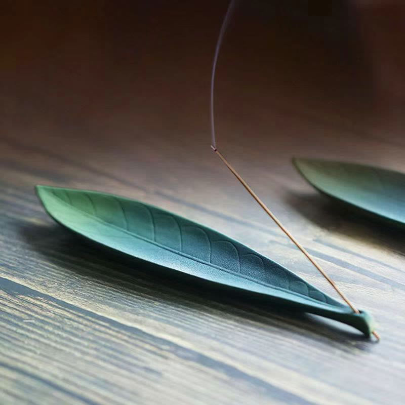 Nimara Ritual Willow Leaf Healing Ceramic Stick Incense Burner Decoration