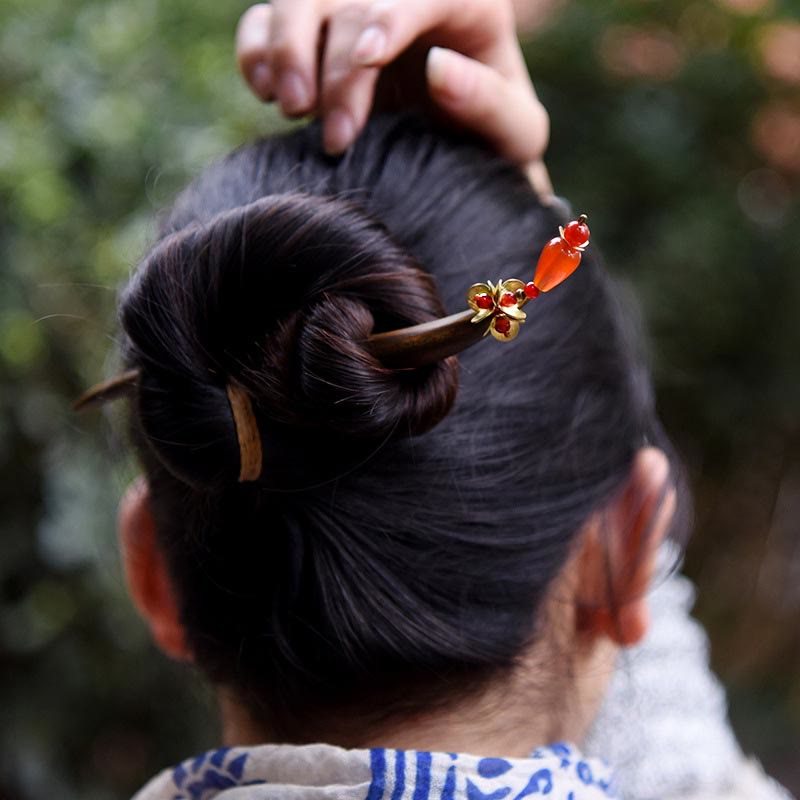 Nimara Ritual Silver Tassel Green Sandalwood Soothing Hairpin