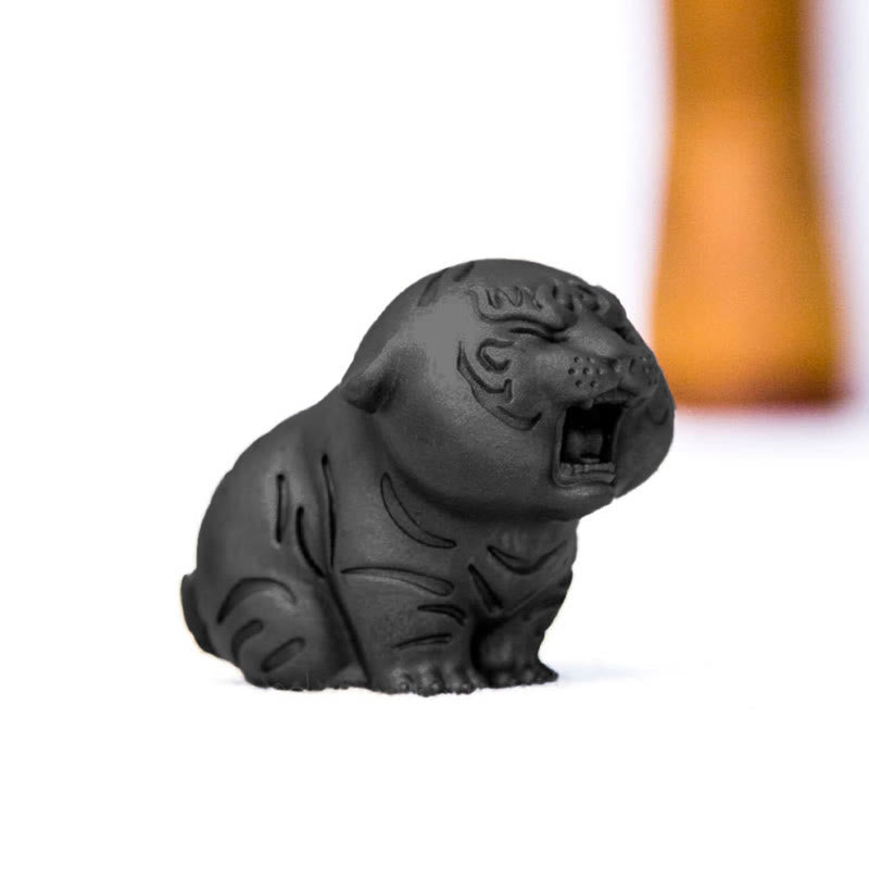 Nimara Ritual Mini Cute Tiger Iron Powder Rust Cast Resin Statue Home Decoration