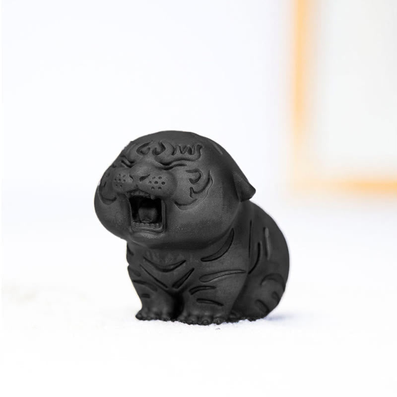 Nimara Ritual Mini Cute Tiger Iron Powder Rust Cast Resin Statue Home Decoration