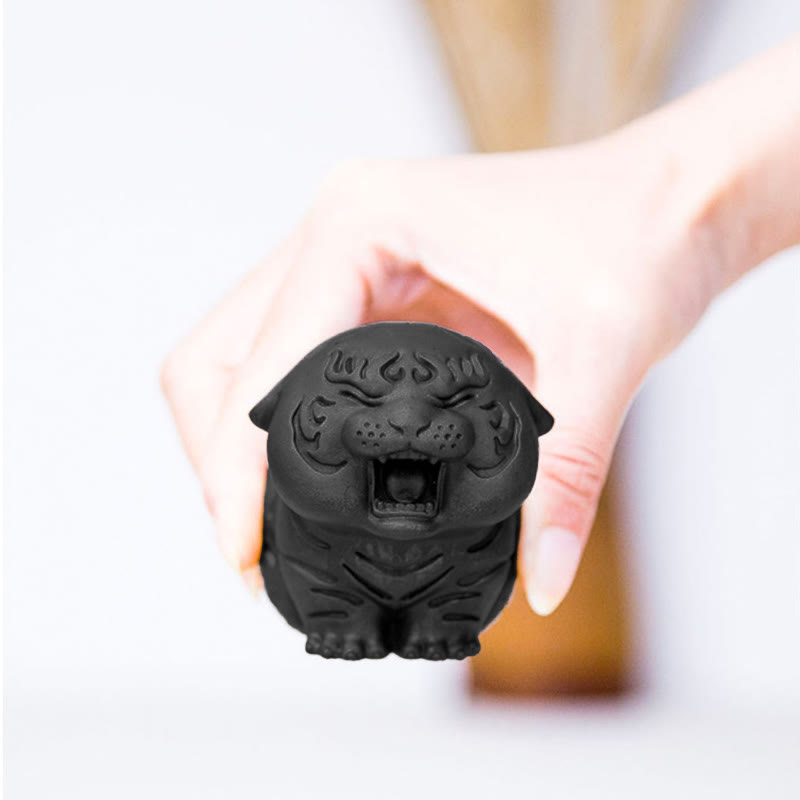 Nimara Ritual Mini Cute Tiger Iron Powder Rust Cast Resin Statue Home Decoration